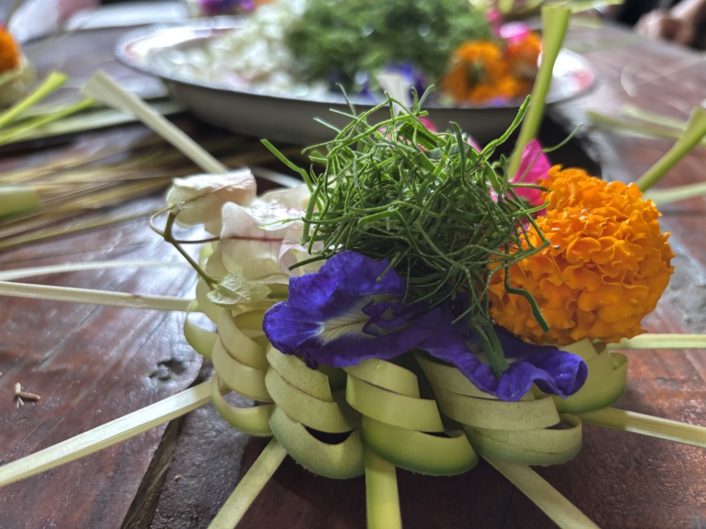 canang sari チャナンサリ作り